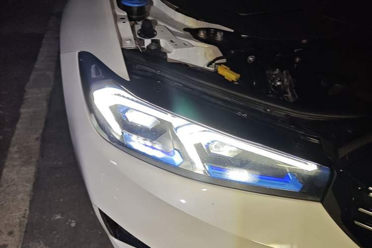 Used BMW i3 2024 eDrive 40 L Midnight Sports Package Right Front Headlight