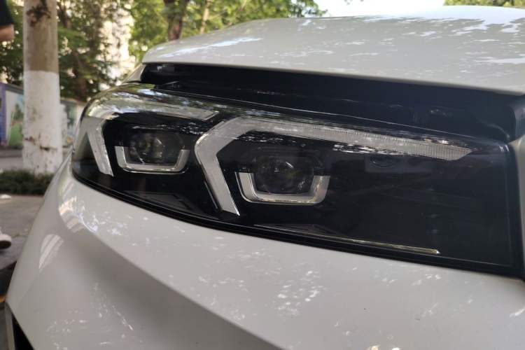 Used BMW i3 2024 eDrive 35 L Right Front Headlight