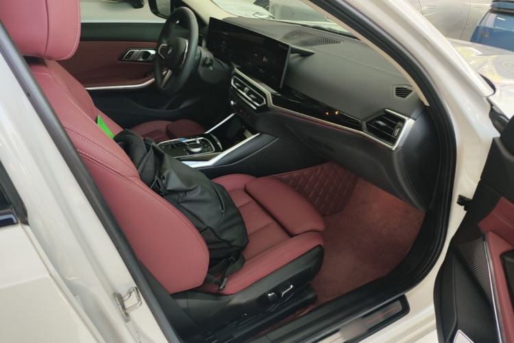 Used BMW i3 2024 eDrive 35 L Right Front Seat
