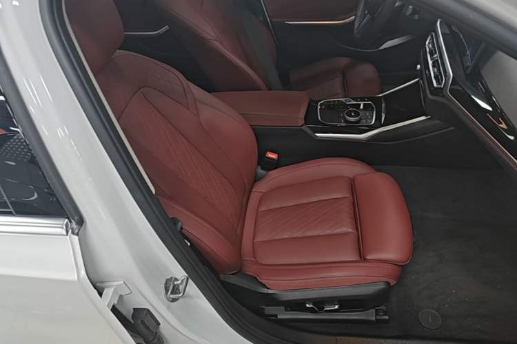 Used BMW i3 2024 eDrive 35 L Right Front Seat