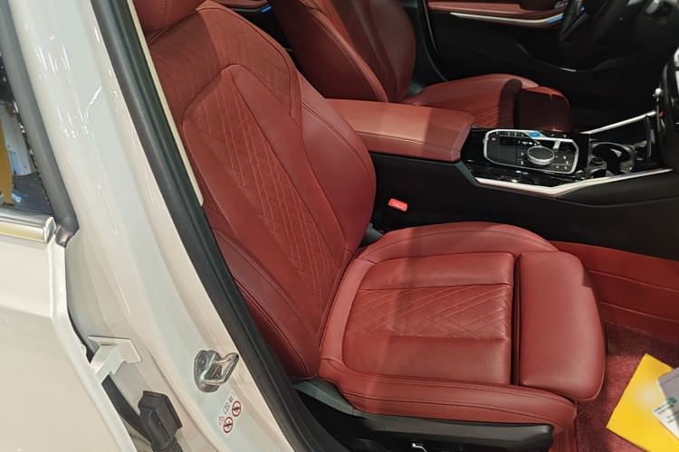 Used BMW i3 2024 eDrive 35 L Right Front Seat