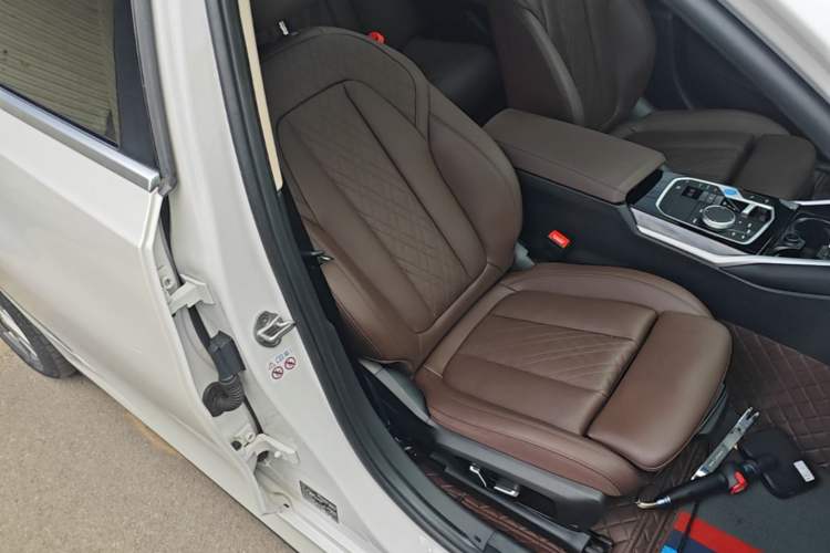 Used BMW i3 2024 eDrive 35 L Right Front Seat