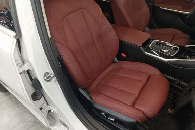Used BMW i3 2024 eDrive 35 L Right Front Seat