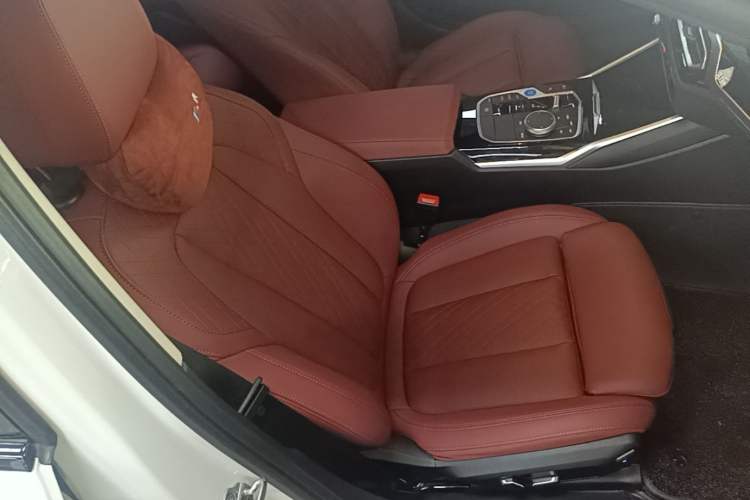 Used BMW i3 2024 eDrive 35 L Right Front Seat