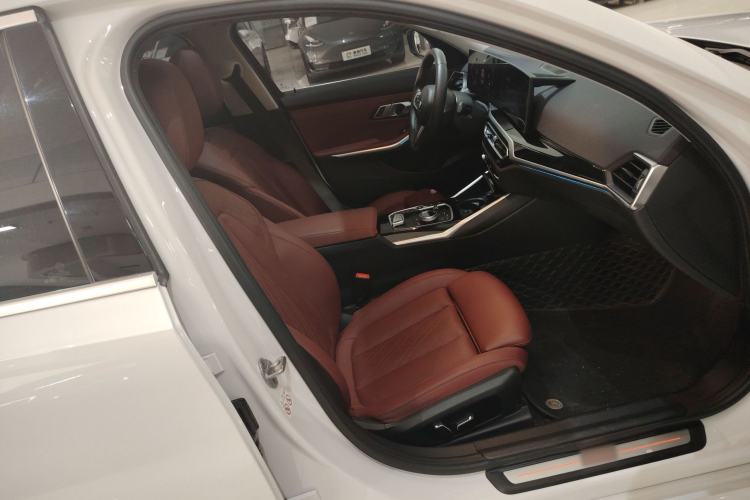 Used BMW i3 2024 eDrive 35 L Right Front Seat