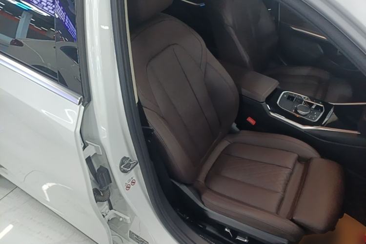 Used BMW i3 2024 eDrive 35 L Right Front Seat