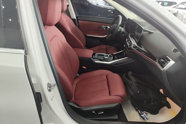 Used BMW i3 2024 eDrive 35 L Right Front Seat