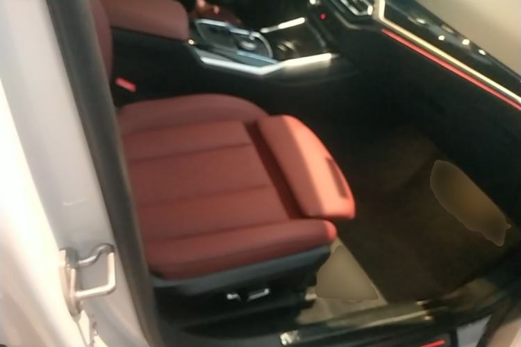 Used BMW i3 2024 eDrive 35 L Right Front Seat