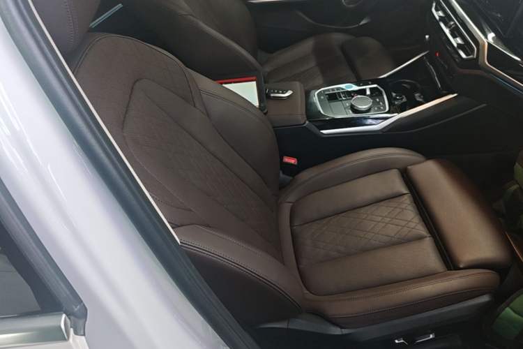 Used BMW i3 2024 eDrive 35 L Right Front Seat