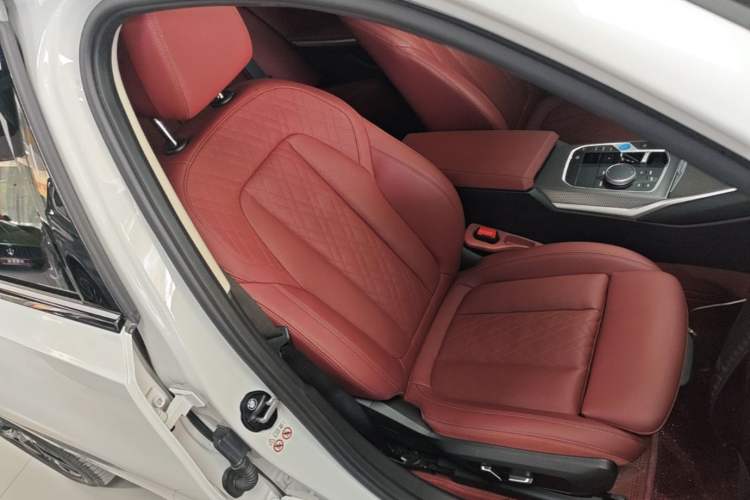 Used BMW i3 2024 eDrive 40 L Midnight Edition Right Front Seat