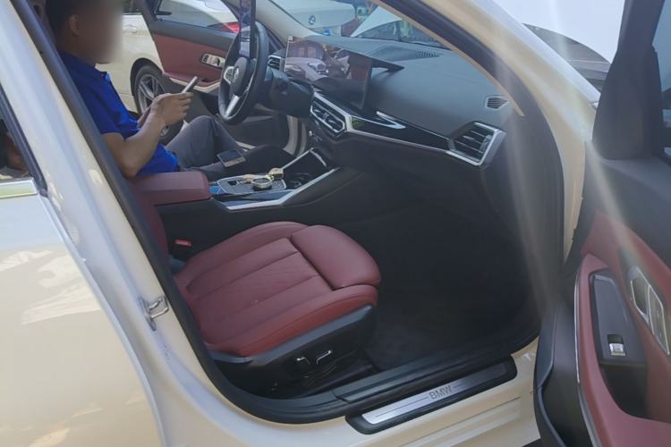 Used BMW i3 2024 eDrive 35 L Right Front Seat