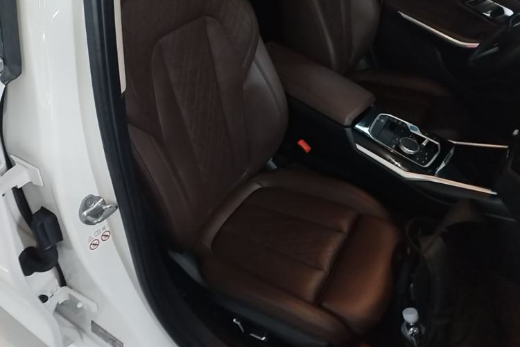 Used BMW i3 2024 eDrive 35 L Right Front Seat