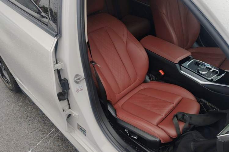 Used BMW i3 2024 eDrive 35 L Right Front Seat