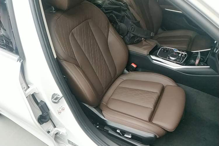 Used BMW i3 2024 eDrive 35 L Right Front Seat