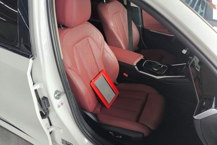 Used BMW i3 2024 eDrive 35 L Right Front Seat
