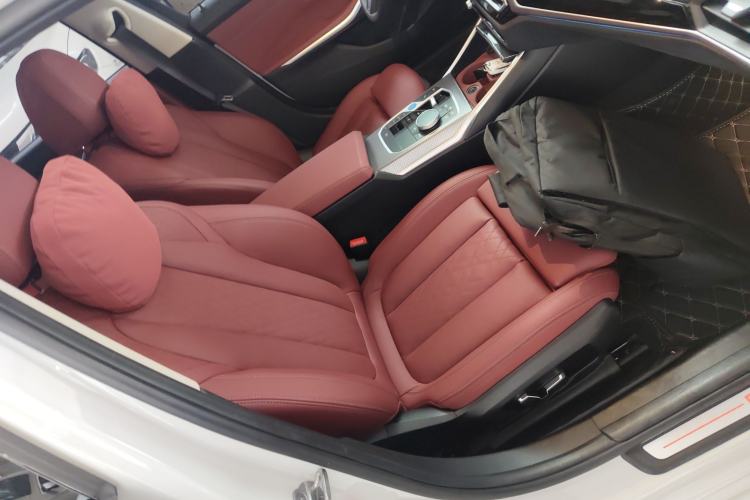 Used BMW i3 2024 eDrive 40 L Midnight Edition Right Front Seat