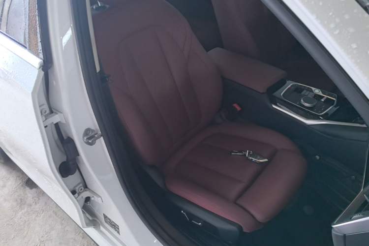 Used BMW i3 2024 eDrive 35 L Right Front Seat