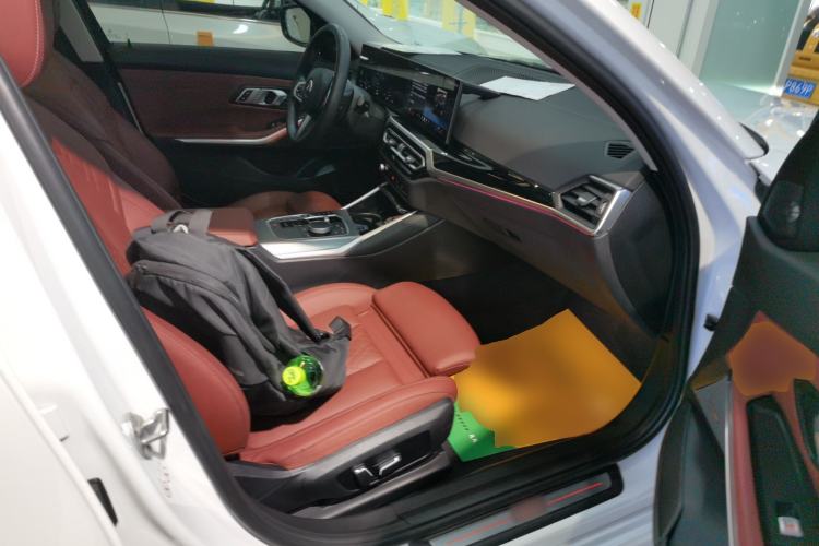 Used BMW i3 2024 eDrive 40 L Midnight Sports Package Right Front Seat