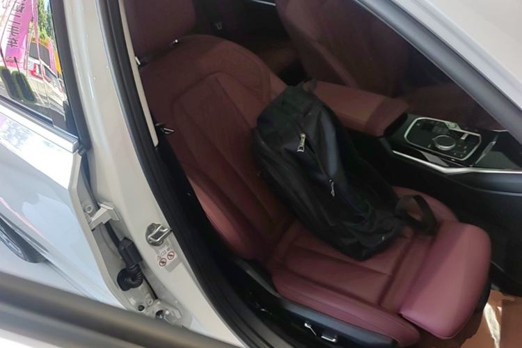 Used BMW i3 2024 eDrive 35 L Right Front Seat