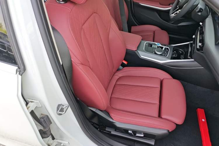 Used BMW i3 2024 eDrive 35 L Right Front Seat