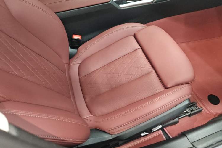 Used BMW i3 2024 eDrive 35 L Right Front Seat