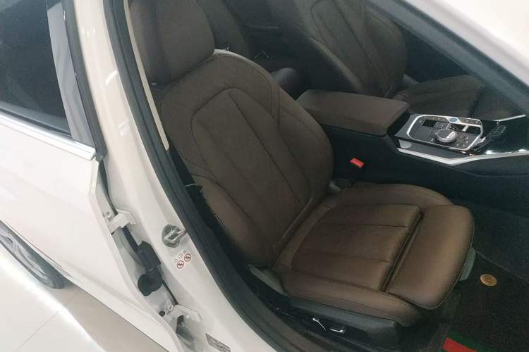 Used BMW i3 2024 eDrive 35 L Right Front Seat