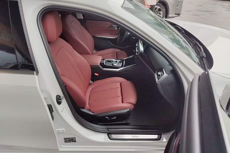 Used BMW i3 2024 eDrive 35 L Right Front Seat