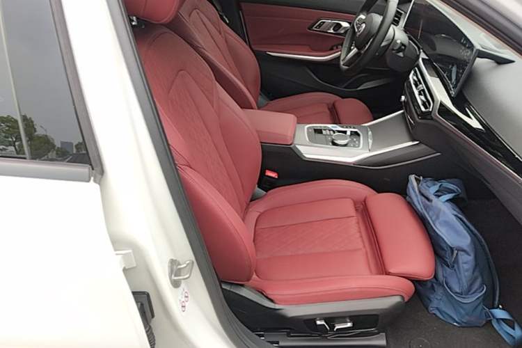 Used BMW i3 2024 eDrive 40 L Midnight Sports Package Right Front Seat