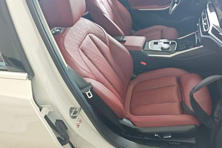 Used BMW i3 2024 eDrive 35 L Right Front Seat