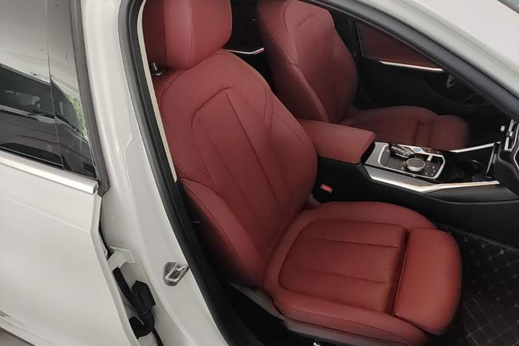 Used BMW i3 2024 eDrive 35 L Right Front Seat