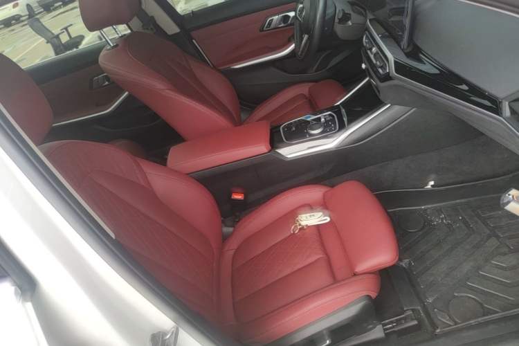 Used BMW i3 2024 eDrive 35 L Right Front Seat
