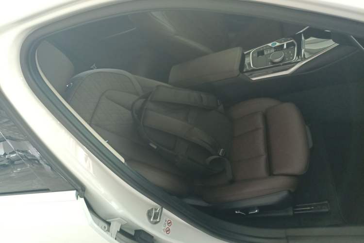 Used BMW i3 2024 eDrive 35 L Right Front Seat