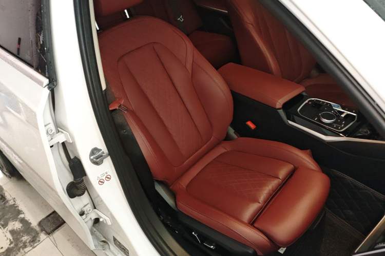 Used BMW i3 2024 eDrive 35 L Right Front Seat