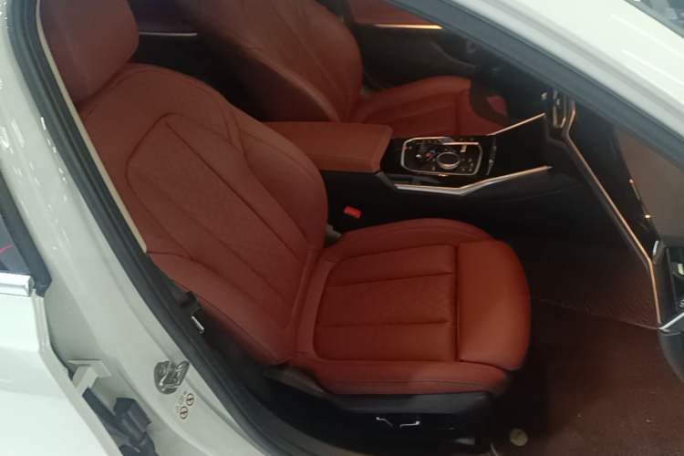 Used BMW i3 2024 eDrive 35 L Right Front Seat