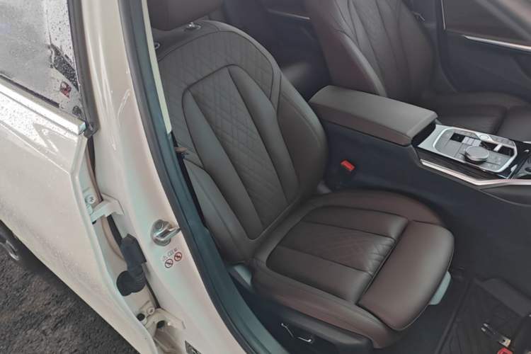 Used BMW i3 2024 eDrive 35 L Right Front Seat