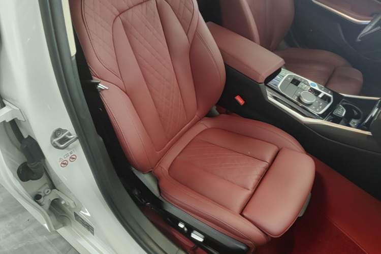 Used BMW i3 2024 eDrive 35 L Right Front Seat
