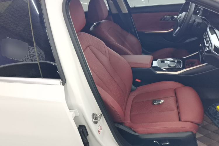 Used BMW i3 2024 eDrive 35 L Right Front Seat