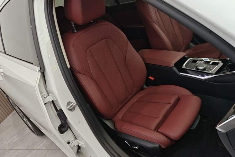 Used BMW i3 2024 eDrive 35 L Right Front Seat