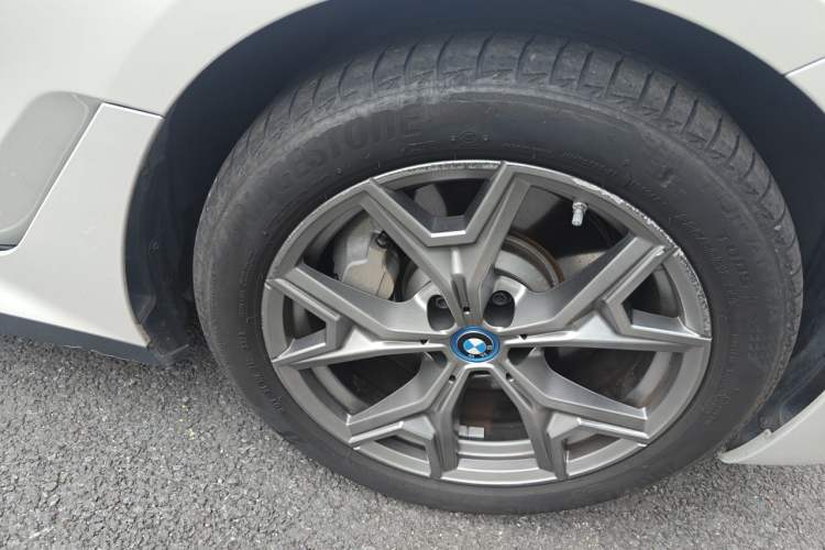 Used BMW i3 2024 eDrive 35 L Right Front Wheel Hub