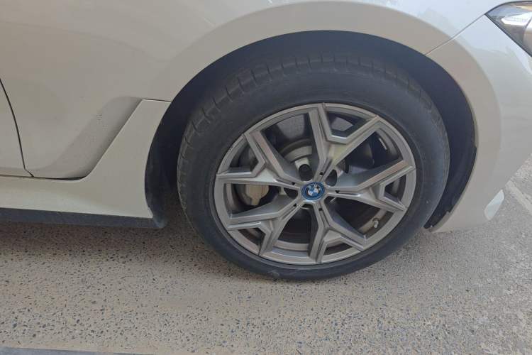 Used BMW i3 2024 eDrive 35 L Right Front Wheel Hub