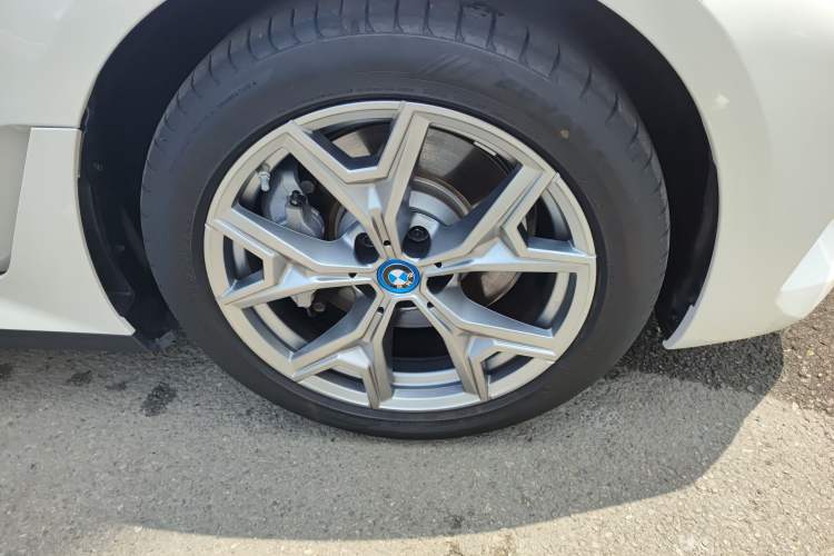 Used BMW i3 2024 eDrive 35 L Right Front Wheel Hub