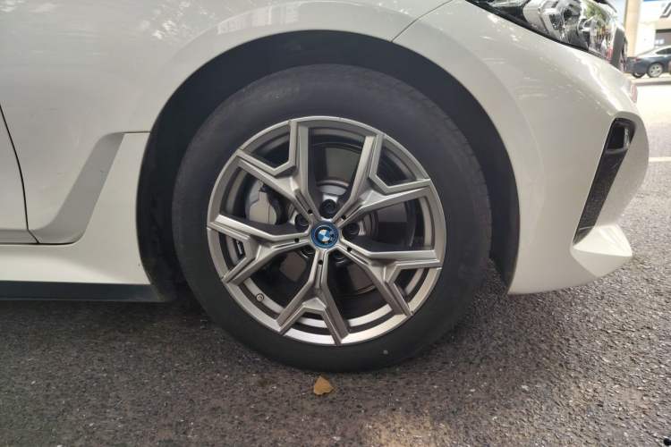 Used BMW i3 2024 eDrive 35 L Right Front Wheel Hub
