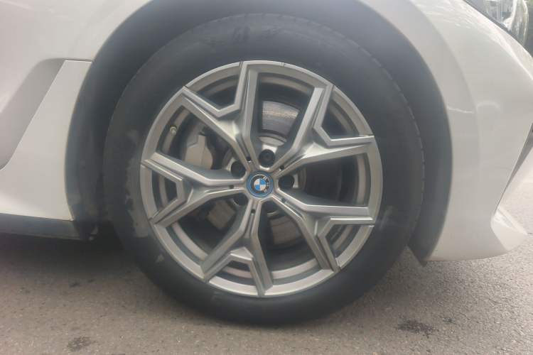 Used BMW i3 2024 eDrive 35 L Right Front Wheel Hub