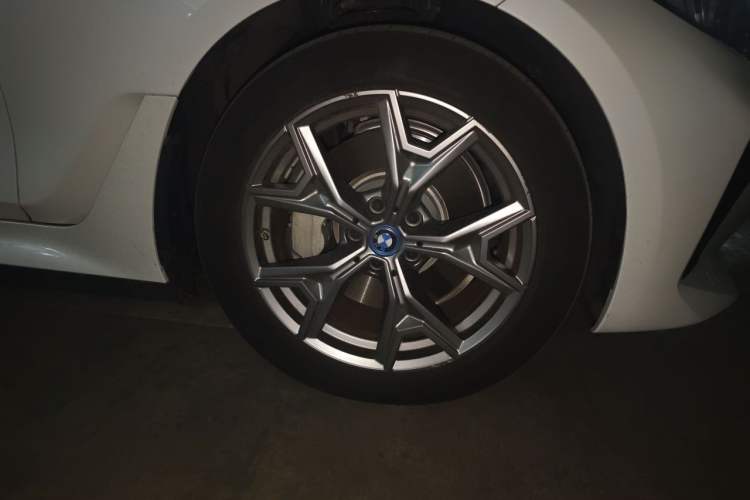 Used BMW i3 2024 eDrive 35 L Right Front Wheel Hub