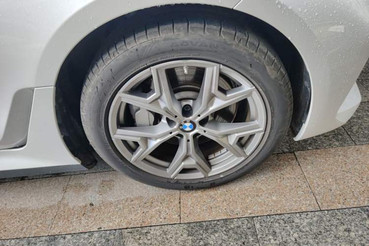 Used BMW i3 2024 eDrive 35 L Right Front Wheel Hub