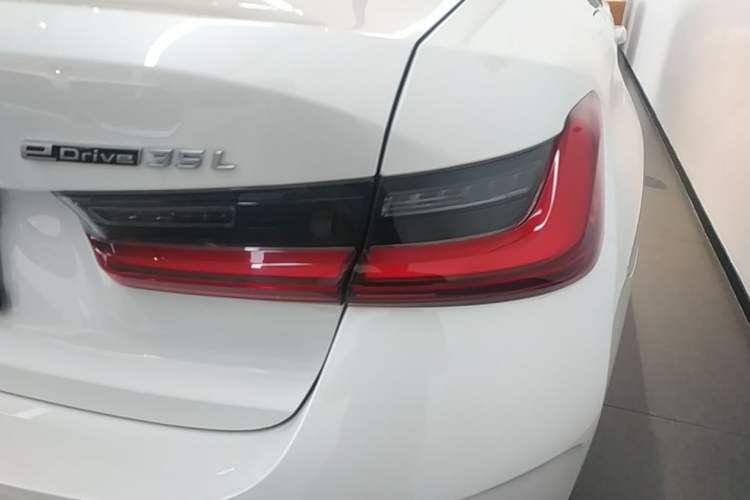 Used BMW i3 2024 eDrive 35 L Right Rear Taillight