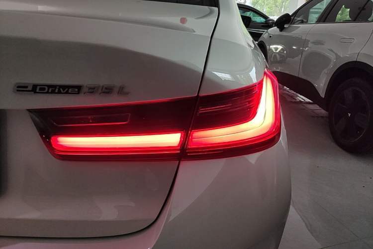 Used BMW i3 2024 eDrive 35 L Right Rear Taillight