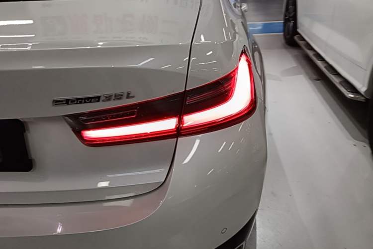 Used BMW i3 2024 eDrive 35 L Right Rear Taillight