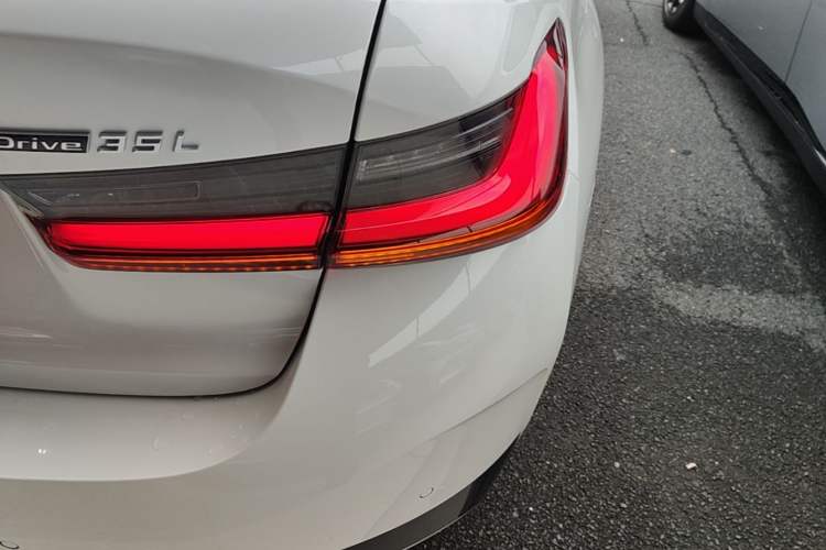 Used BMW i3 2024 eDrive 35 L Right Rear Taillight