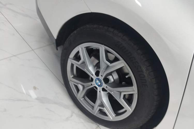 Used BMW i3 2024 eDrive 35 L Right Rear Wheel Hub